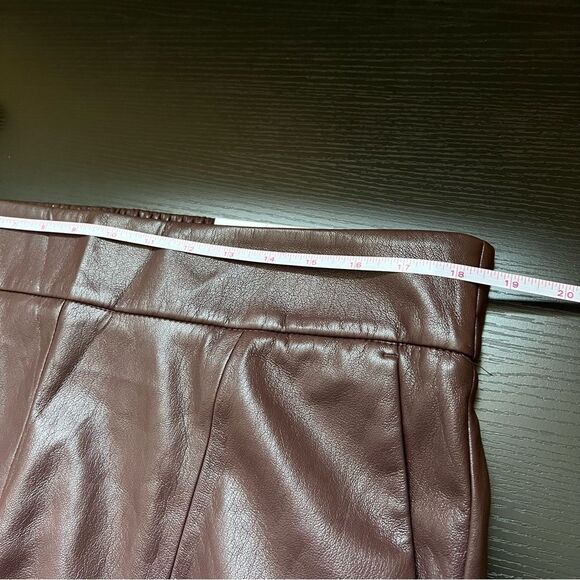 ✨ Chico’s Women’s Brown Faux Leather Pull-On Straight Leg Crop Pants 2.5 NWT - Picture 9 of 11